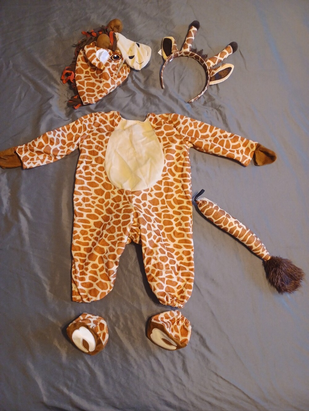 New In BagComplete Infant Giraffe Costume - Plush Brown & Cream Size 6-12 Months